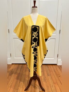 Authentic traditional Yalalag hupil from Oaxaca mex, 100 % handmade embroidery.